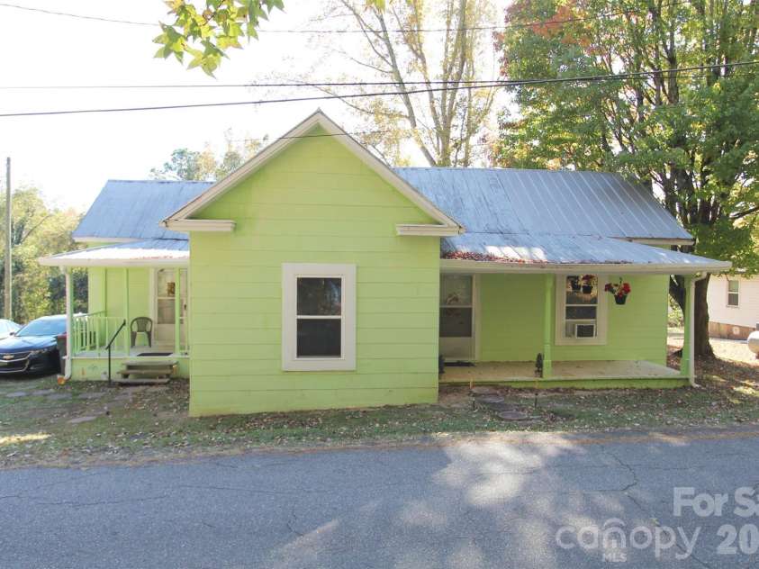 110 Sinclair Lane, Wadesboro, NC 28170.  MLS# CAR4351267, YatesRealty ID 24270. 