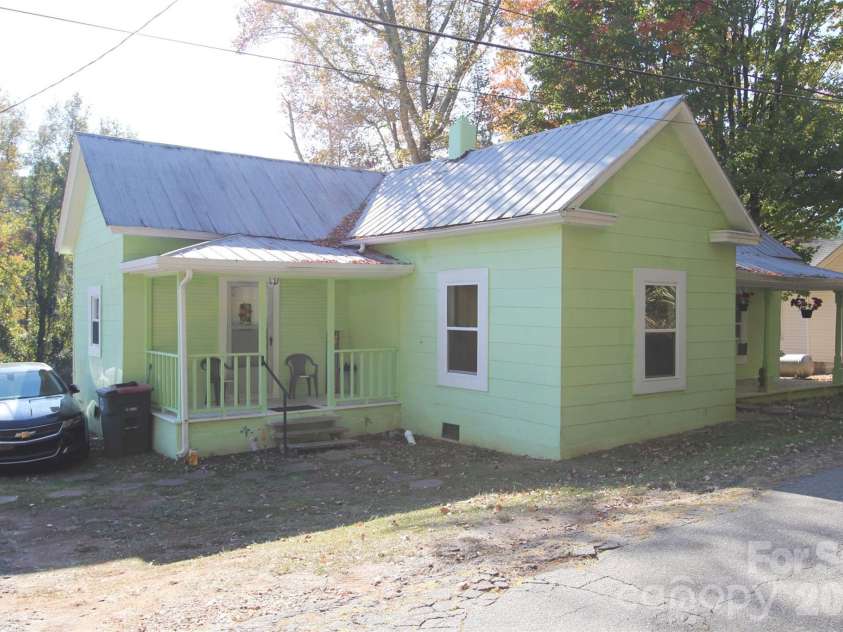110 Sinclair Lane, Wadesboro, NC 28170.  MLS# CAR4351267, YatesRealty ID 24270. 