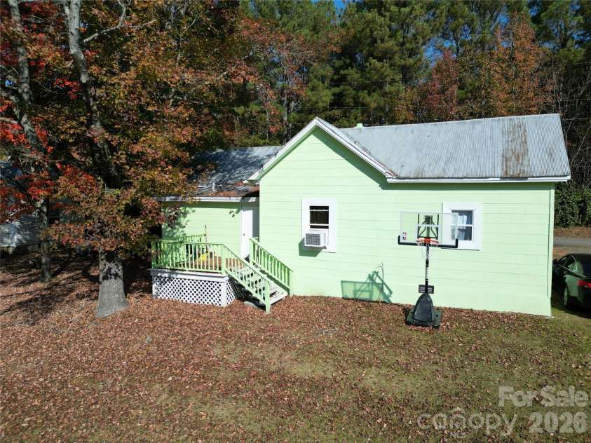 110 Sinclair Lane, Wadesboro, NC 28170.  MLS# CAR4351267, YatesRealty ID 24270. 