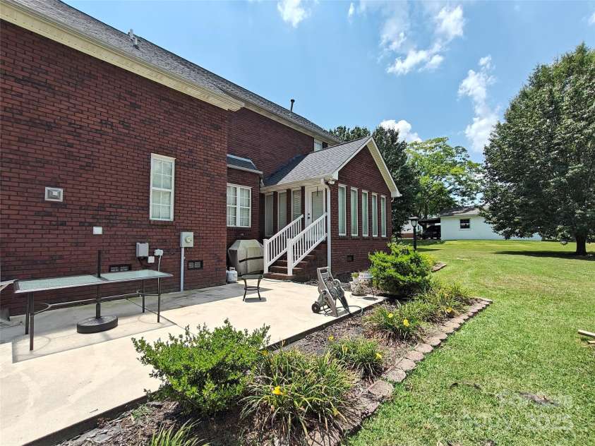 509 Main Street, Rockwell, NC 28138.  MLS# CAR4276325, YatesRealty ID 24270. 