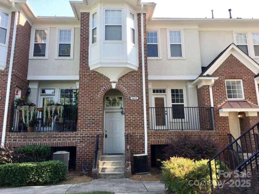 14231 Richmond Park Avenue, Charlotte, NC 28277.  MLS# CAR4278840, YatesRealty ID 24271. 