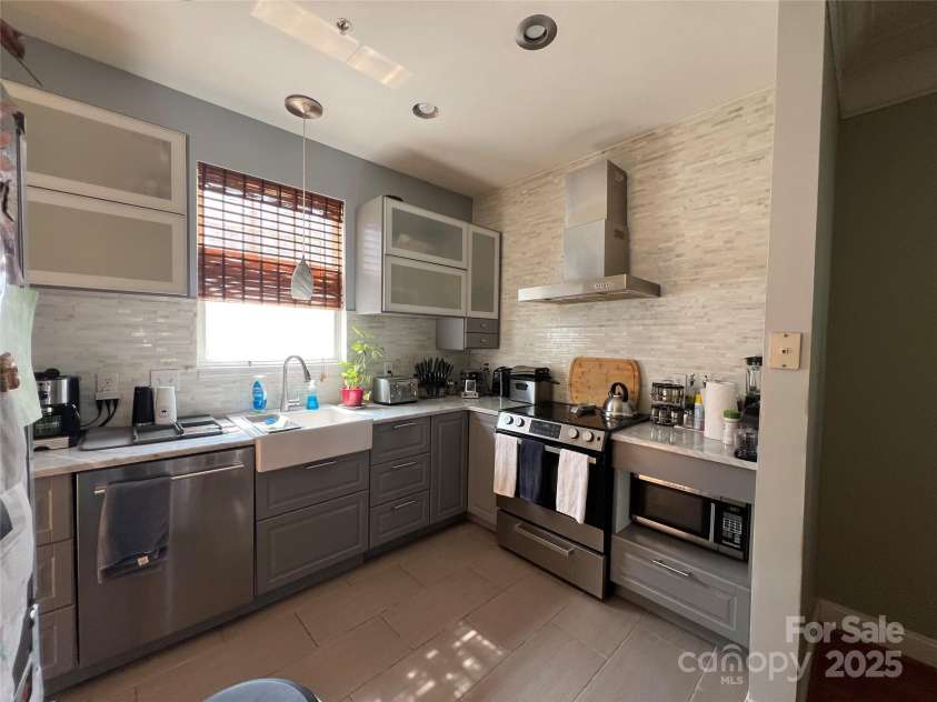14231 Richmond Park Avenue, Charlotte, NC 28277.  MLS# CAR4278840, YatesRealty ID 24271. 