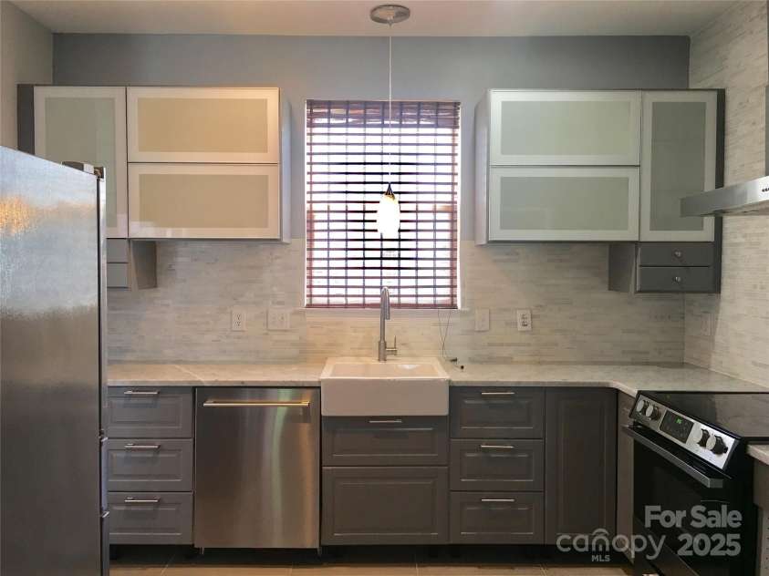14231 Richmond Park Avenue, Charlotte, NC 28277.  MLS# CAR4278840, YatesRealty ID 24271. 