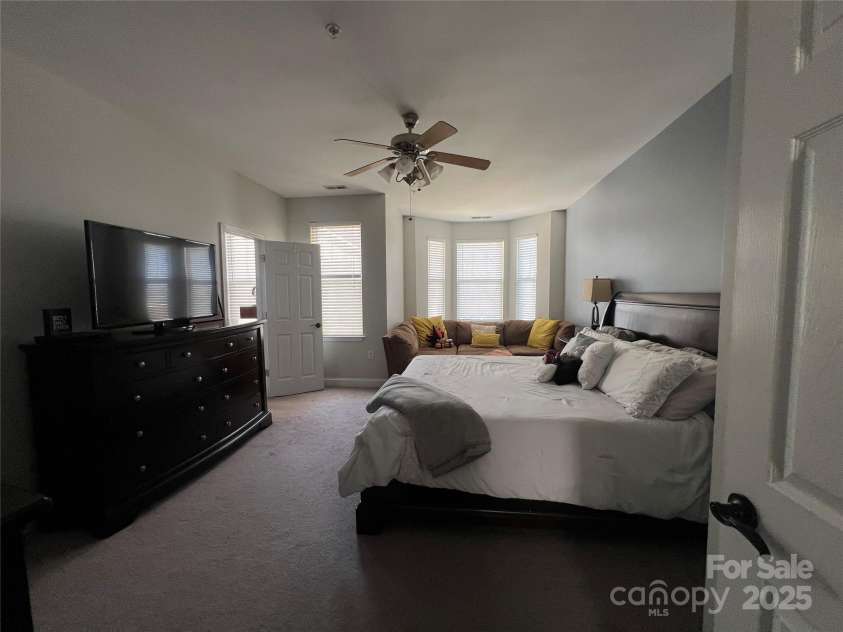 14231 Richmond Park Avenue, Charlotte, NC 28277.  MLS# CAR4278840, YatesRealty ID 24271. 
