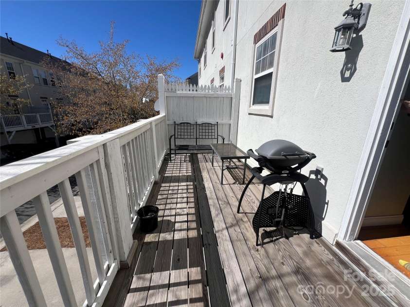 14231 Richmond Park Avenue, Charlotte, NC 28277.  MLS# CAR4278840, YatesRealty ID 24271. 