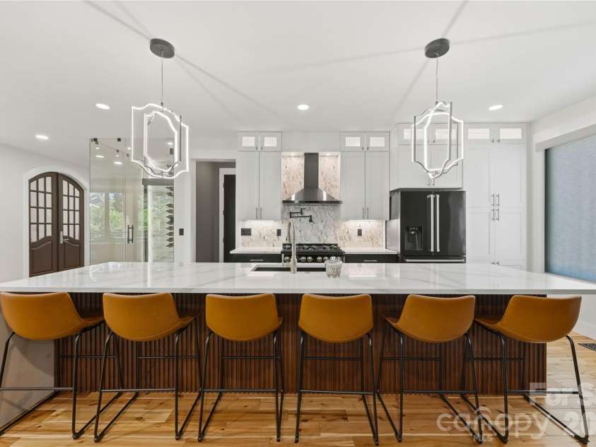 1109 Leigh Avenue, Charlotte, NC 28205.  MLS# CAR4379986, YatesRealty ID 24272. 