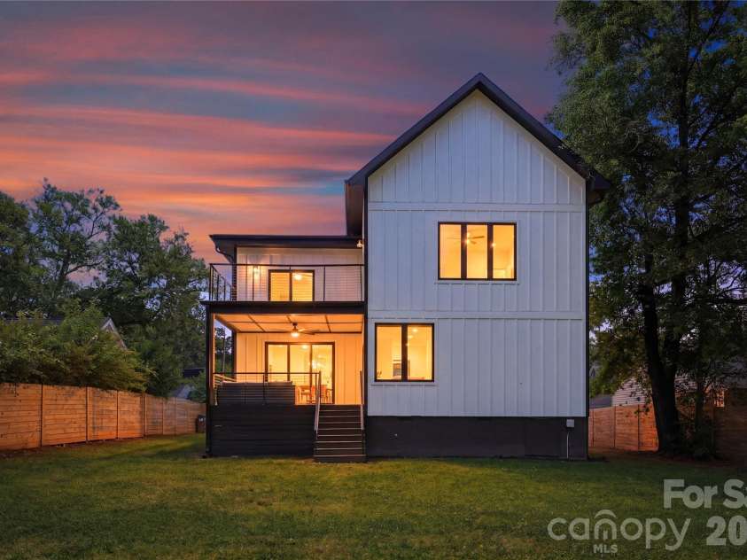 1109 Leigh Avenue, Charlotte, NC 28205.  MLS# CAR4379986, YatesRealty ID 24272. 