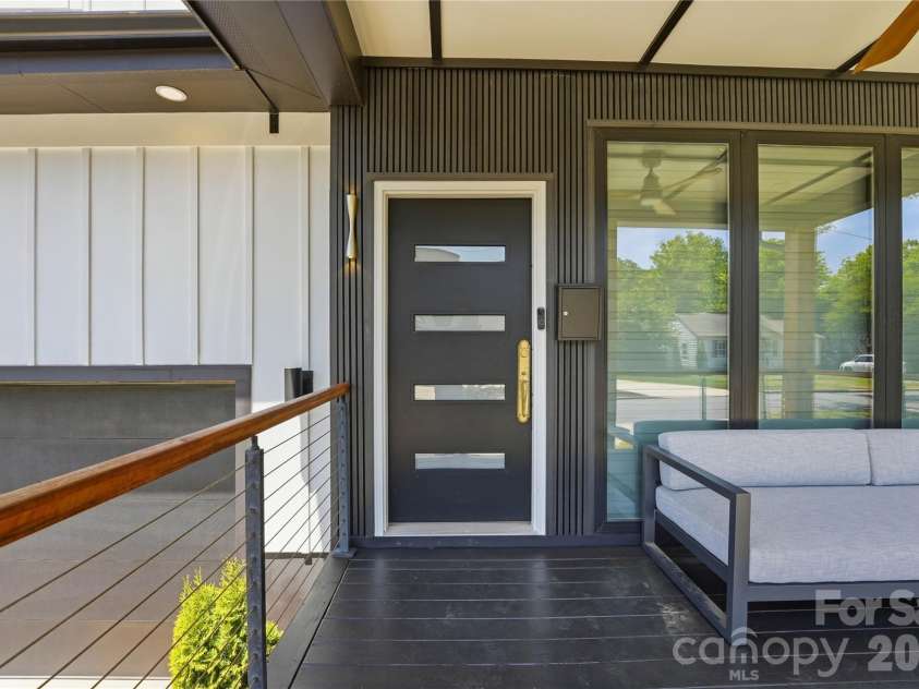 1109 Leigh Avenue, Charlotte, NC 28205.  MLS# CAR4379986, YatesRealty ID 24272. 