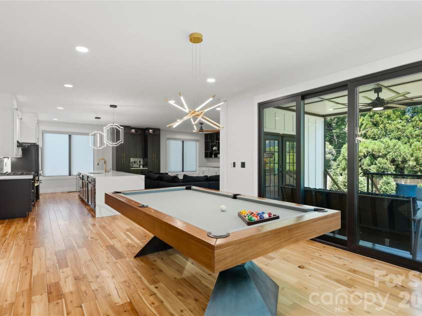 1109 Leigh Avenue, Charlotte, NC 28205.  MLS# CAR4379986, YatesRealty ID 24272. 
