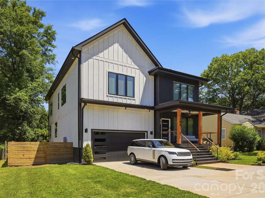 1109 Leigh Avenue, Charlotte, NC 28205.  MLS# CAR4379986, YatesRealty ID 24272. Amazing Location!