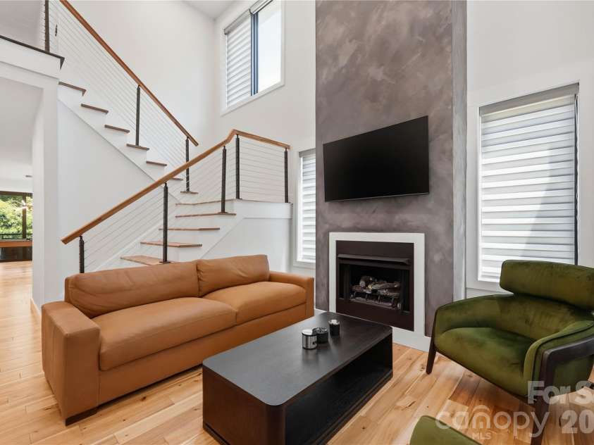 1109 Leigh Avenue, Charlotte, NC 28205.  MLS# CAR4430239, YatesRealty ID 24272. 