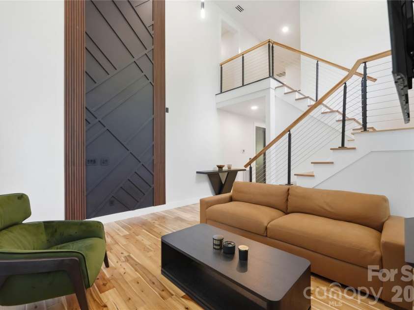 1109 Leigh Avenue, Charlotte, NC 28205.  MLS# CAR4430239, YatesRealty ID 24272. 