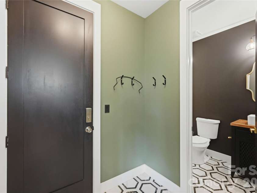1109 Leigh Avenue, Charlotte, NC 28205.  MLS# CAR4430239, YatesRealty ID 24272. 