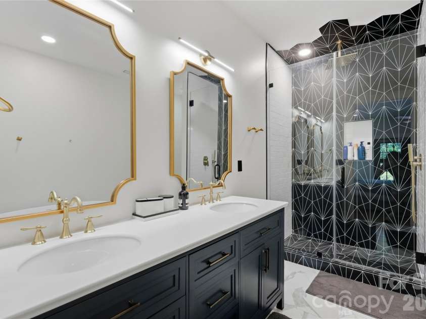1109 Leigh Avenue, Charlotte, NC 28205.  MLS# CAR4430239, YatesRealty ID 24272. 