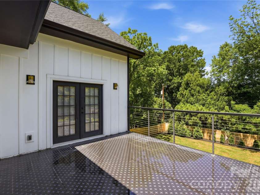 1109 Leigh Avenue, Charlotte, NC 28205.  MLS# CAR4430239, YatesRealty ID 24272. 