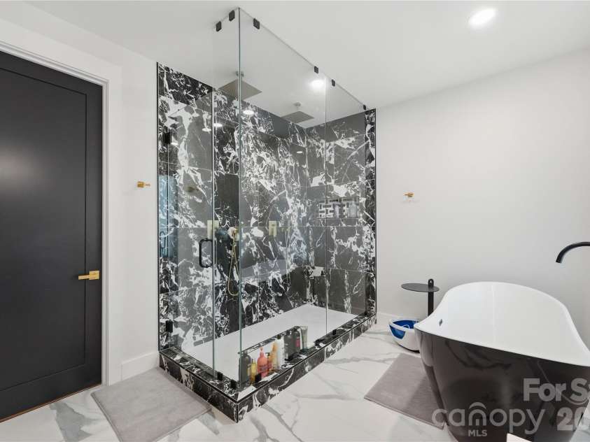 1109 Leigh Avenue, Charlotte, NC 28205.  MLS# CAR4430239, YatesRealty ID 24272. Primary Master Bathroom