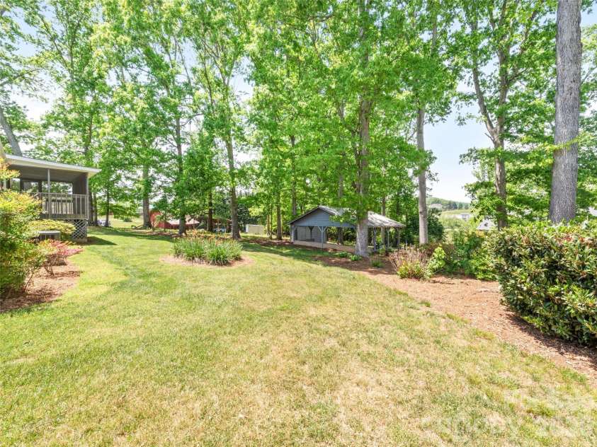 27 Presbyterian Church Road, Mills River, NC 28759.  MLS# CAR4379738, YatesRealty ID 24273. 