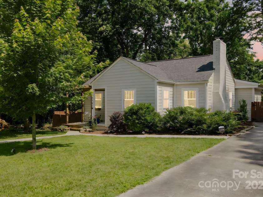 3307 Draper Avenue, Charlotte, NC 28205.  MLS# CAR4270035, YatesRealty ID 24273. 