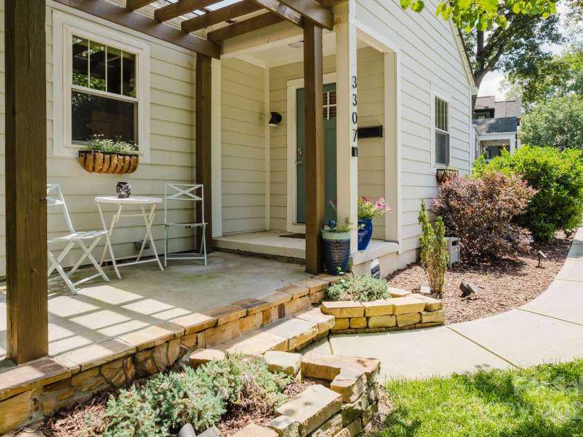3307 Draper Avenue, Charlotte, NC 28205.  MLS# CAR4270035, YatesRealty ID 24273. 