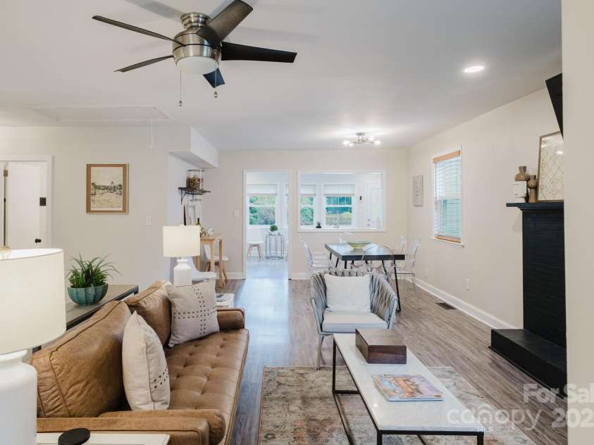 3307 Draper Avenue, Charlotte, NC 28205.  MLS# CAR4270035, YatesRealty ID 24273. 