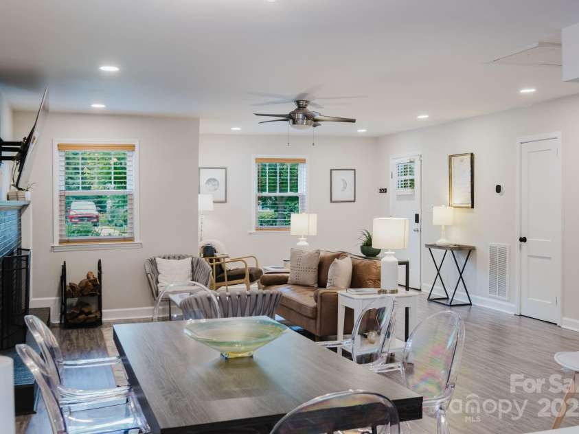 3307 Draper Avenue, Charlotte, NC 28205.  MLS# CAR4270035, YatesRealty ID 24273. 