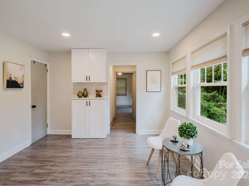 3307 Draper Avenue, Charlotte, NC 28205.  MLS# CAR4270035, YatesRealty ID 24273. 