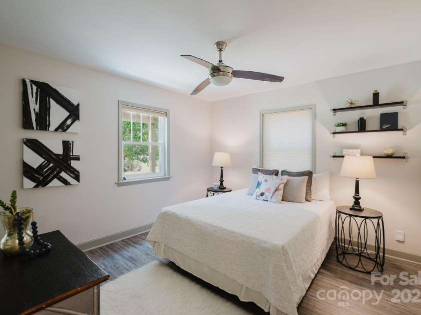 3307 Draper Avenue, Charlotte, NC 28205.  MLS# CAR4270035, YatesRealty ID 24273. 