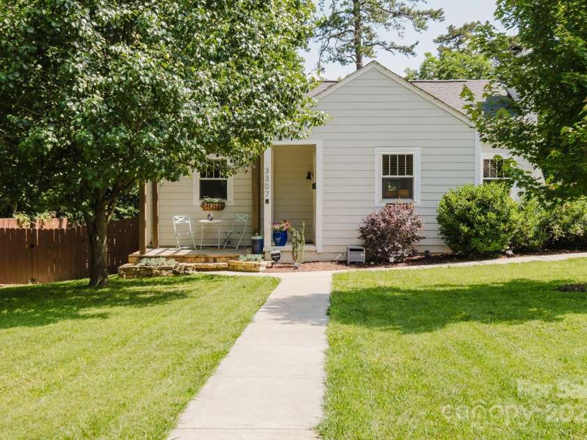 3307 Draper Avenue, Charlotte, NC 28205.  MLS# CAR4270035, YatesRealty ID 24273. 