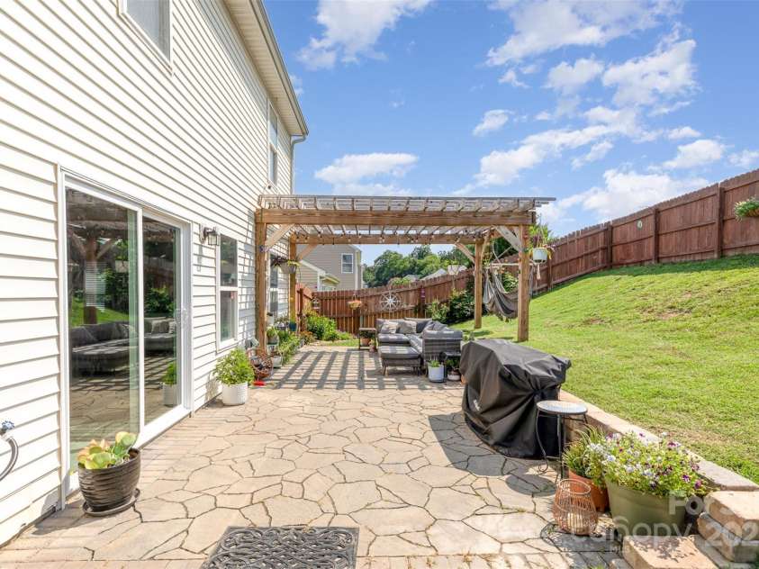 2636 Forest Grove Court, Charlotte, NC 28269.  MLS# CAR4262762, YatesRealty ID 24274. 