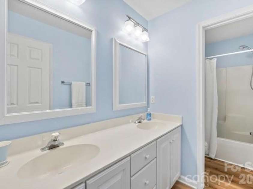 4292 Silver Eagle Court, Denver, NC 28037.  MLS# CAR4374118, YatesRealty ID 24275. 