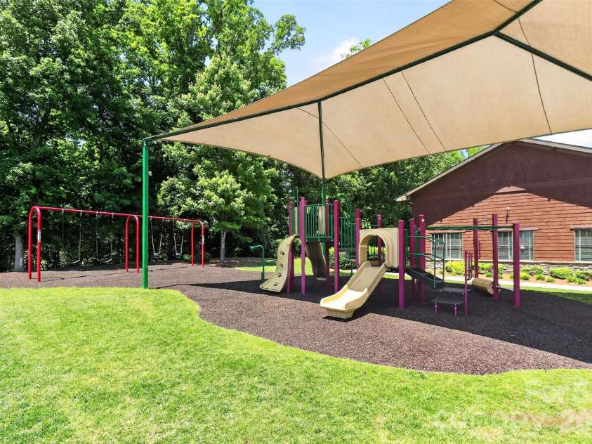 719 Fresia Drive, Tega Cay, SC 29708.  MLS# CAR4380255, YatesRealty ID 24277. 