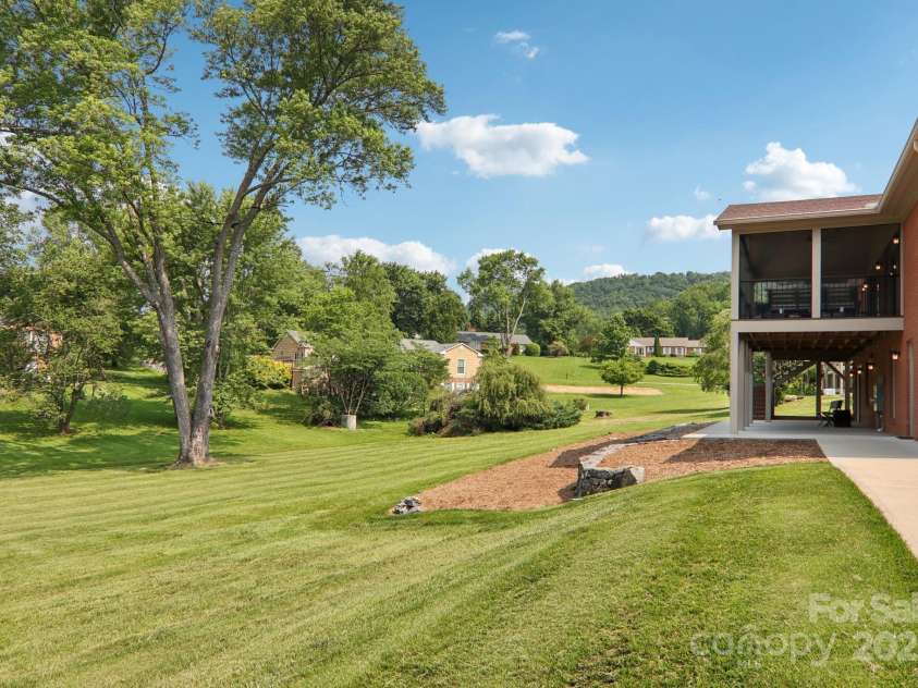 119 Hawthorn Drive, Hendersonville, NC 28791.  MLS# CAR4260903, YatesRealty ID 24278. 