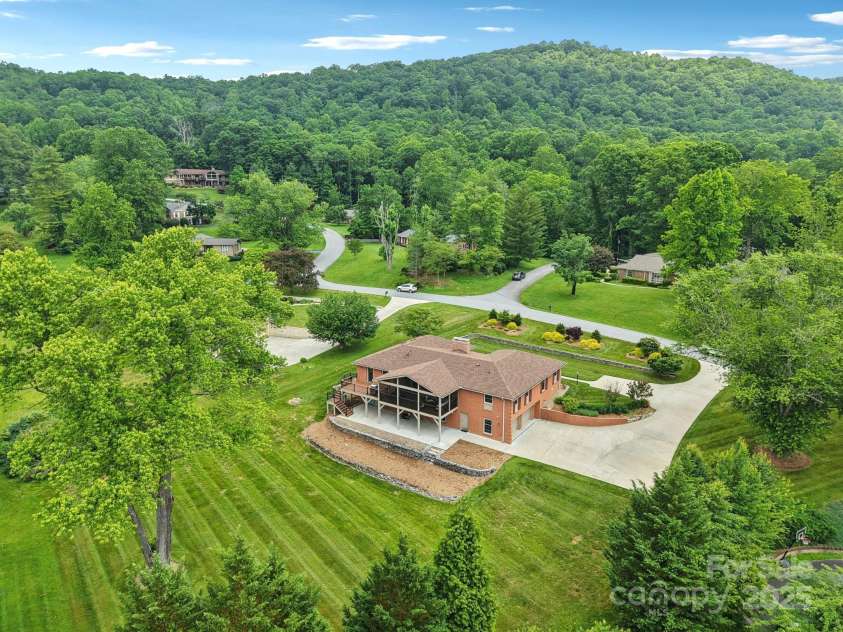 119 Hawthorn Drive, Hendersonville, NC 28791.  MLS# CAR4260903, YatesRealty ID 24278. 