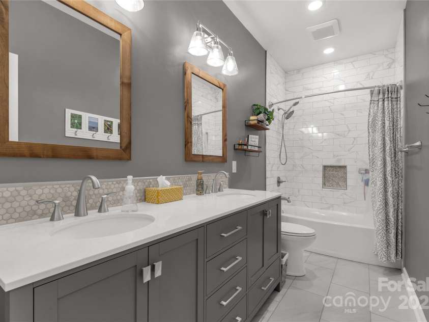 2050 Sunswept Lane, York, SC 29745.  MLS# CAR4228977, YatesRealty ID 24279. 