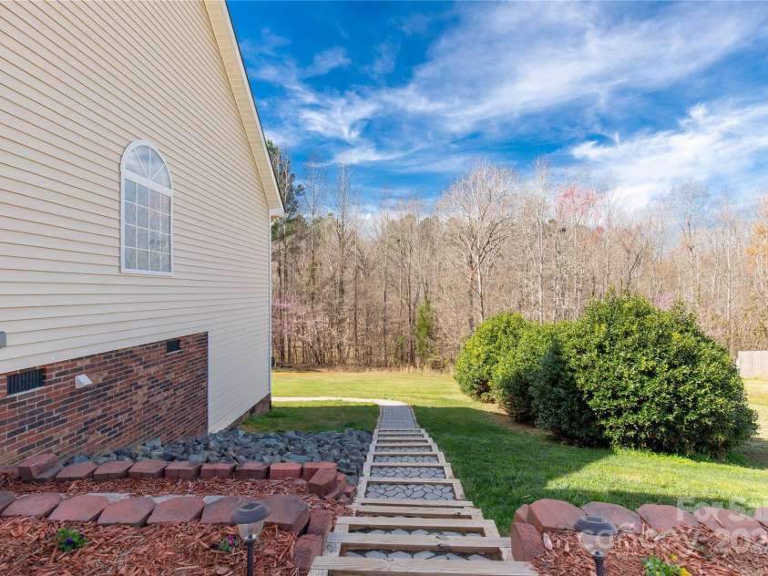 2050 Sunswept Lane, York, SC 29745.  MLS# CAR4228977, YatesRealty ID 24279. 