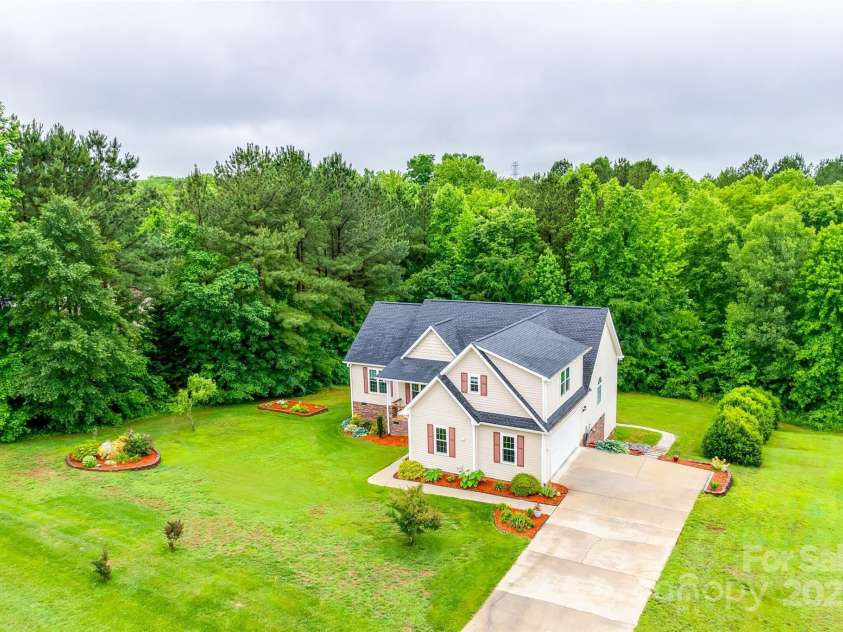 2050 Sunswept Lane, York, SC 29745.  MLS# CAR4228977, YatesRealty ID 24279. 