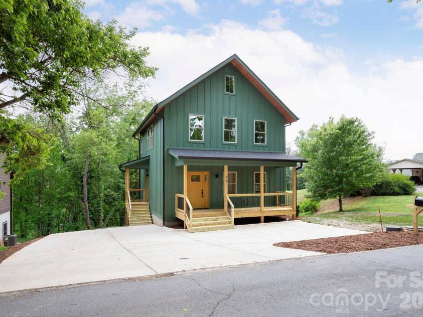 76 Jonestown Road, Asheville, NC 28804.  MLS# CAR4381516, YatesRealty ID 24279. 