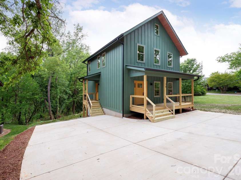 76 Jonestown Road, Asheville, NC 28804.  MLS# CAR4381516, YatesRealty ID 24279. 