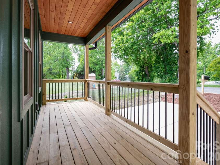 76 Jonestown Road, Asheville, NC 28804.  MLS# CAR4381516, YatesRealty ID 24279. 