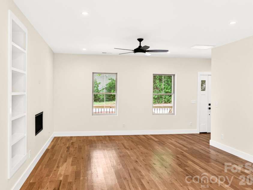 76 Jonestown Road, Asheville, NC 28804.  MLS# CAR4381516, YatesRealty ID 24279. 
