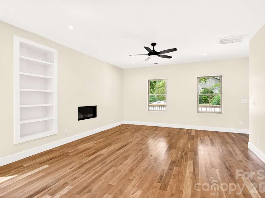 76 Jonestown Road, Asheville, NC 28804.  MLS# CAR4381516, YatesRealty ID 24279. 