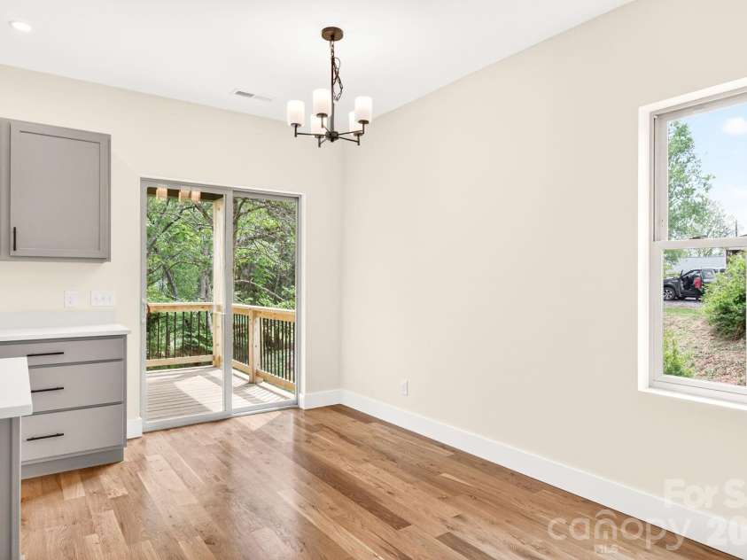 76 Jonestown Road, Asheville, NC 28804.  MLS# CAR4381516, YatesRealty ID 24279. 