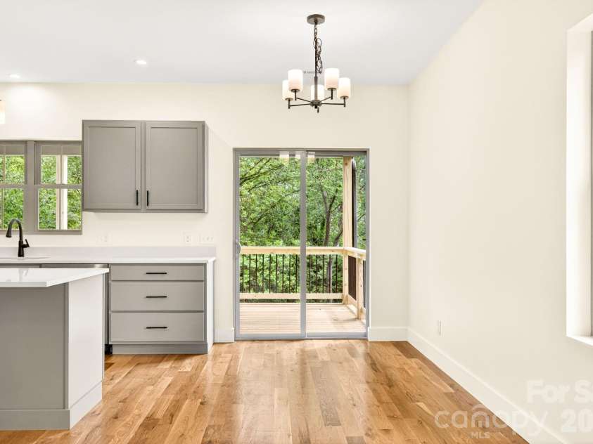 76 Jonestown Road, Asheville, NC 28804.  MLS# CAR4381516, YatesRealty ID 24279. 