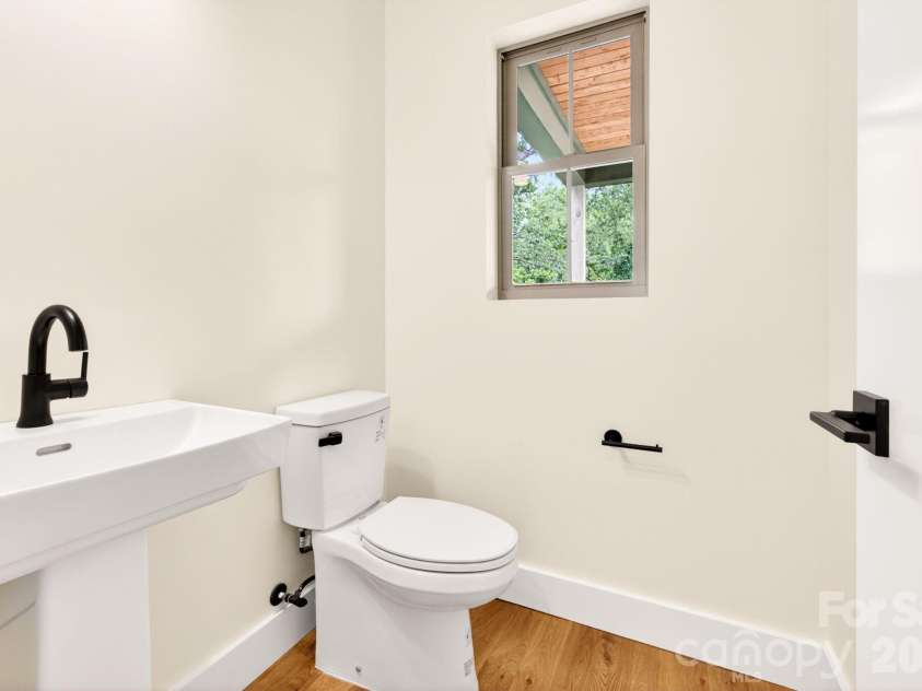 76 Jonestown Road, Asheville, NC 28804.  MLS# CAR4381516, YatesRealty ID 24279. 