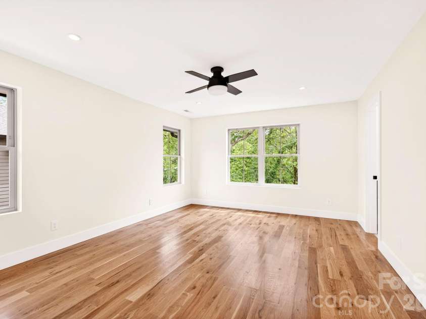 76 Jonestown Road, Asheville, NC 28804.  MLS# CAR4381516, YatesRealty ID 24279. 