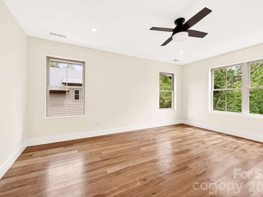 76 Jonestown Road, Asheville, NC 28804.  MLS# CAR4381516, YatesRealty ID 24279. 
