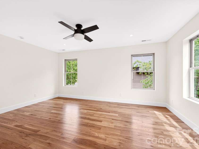 76 Jonestown Road, Asheville, NC 28804.  MLS# CAR4381516, YatesRealty ID 24279. 