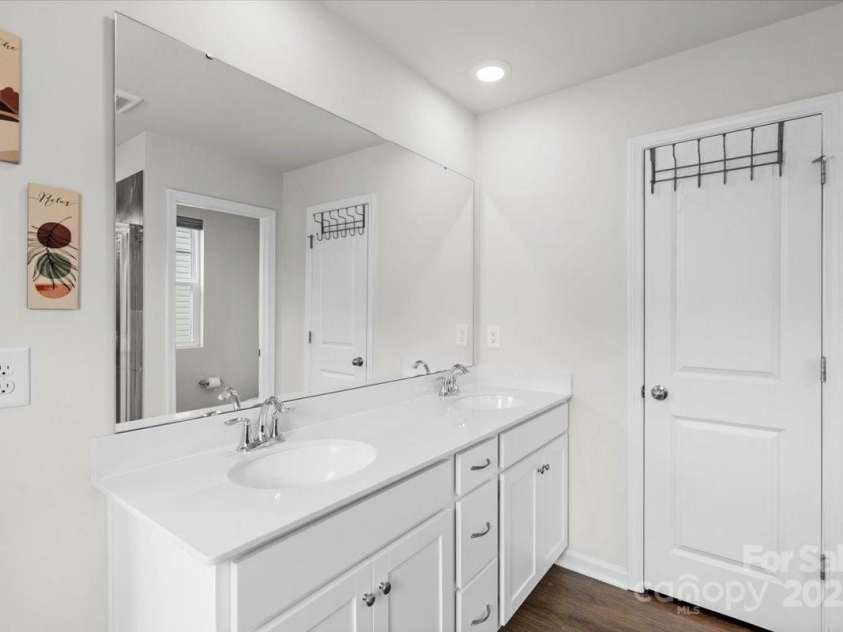 13044 Cottage Crest Lane, Charlotte, NC 28273.  MLS# CAR4224389, YatesRealty ID 2428. 