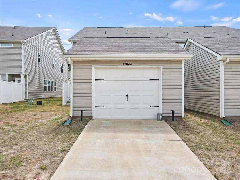 13044 Cottage Crest Lane, Charlotte, NC 28273.  MLS# CAR4224389, YatesRealty ID 2428. 