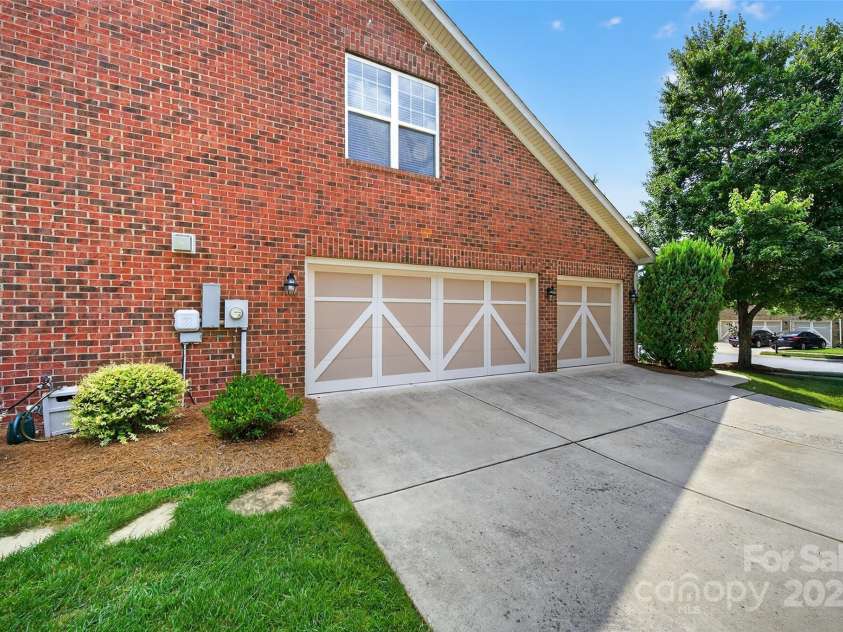 103 Glenholden Lane, Mooresville, NC 28115.  MLS# CAR4215000, YatesRealty ID 24280. 
